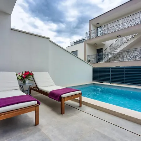 Casa Ella With Private Pool Apartment