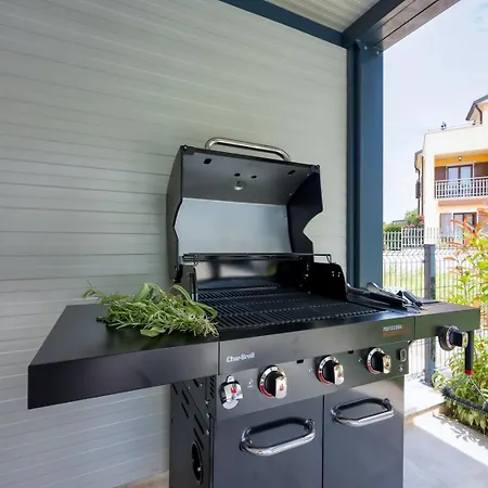 Casa Ella With Private Pool Апартаменты *
