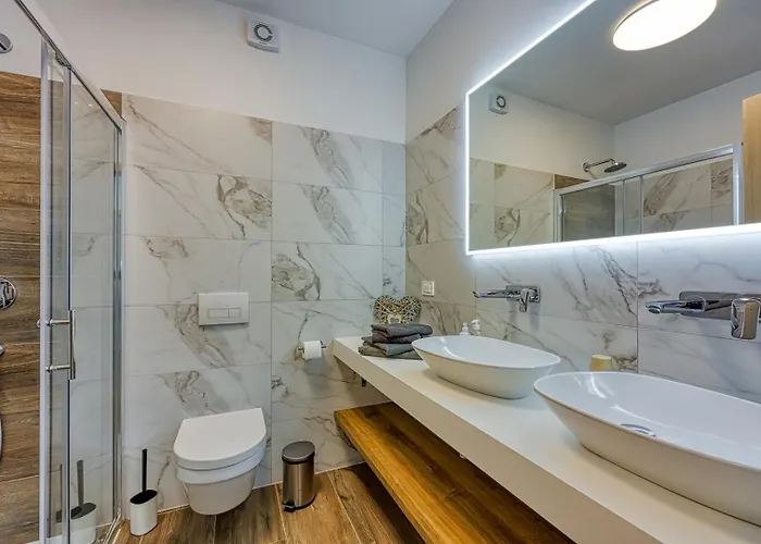 Casa Ella With Private Pool Πόρετς