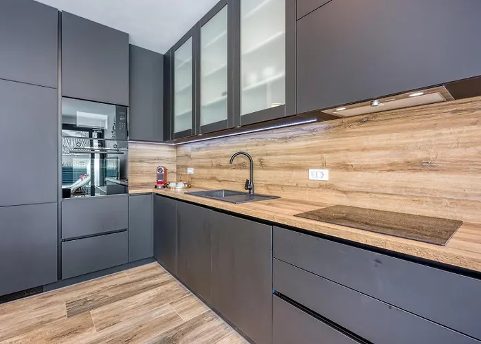 Casa Ella With Private Pool Πόρετς